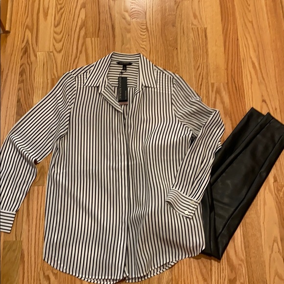 Banana Republic Tops - NWT‼️ Banana Republic Silk Blouse Size: Small